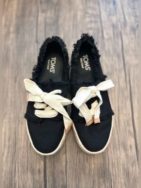 TOMS Carolina Lace-Up Espadrille